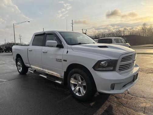 Bright White 2016 RAM 1500 Sport
