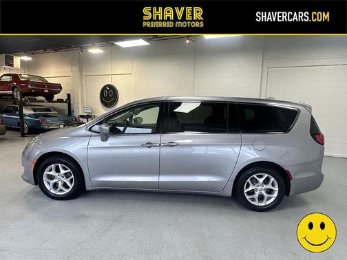 Billet Silver Metallic Clearcoat 2018 Chrysler Pacifica Touring Plus