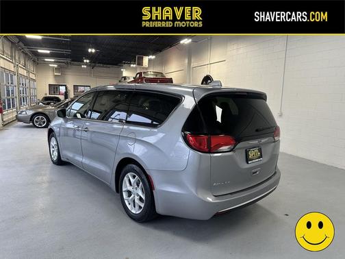 Billet Silver Metallic Clearcoat 2018 Chrysler Pacifica Touring Plus