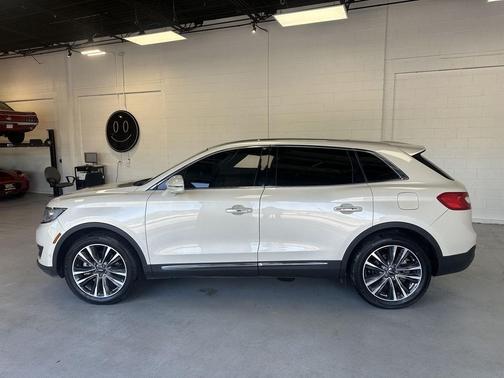 GOLD 2016 Lincoln MKX Reserve