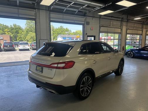 GOLD 2016 Lincoln MKX Reserve