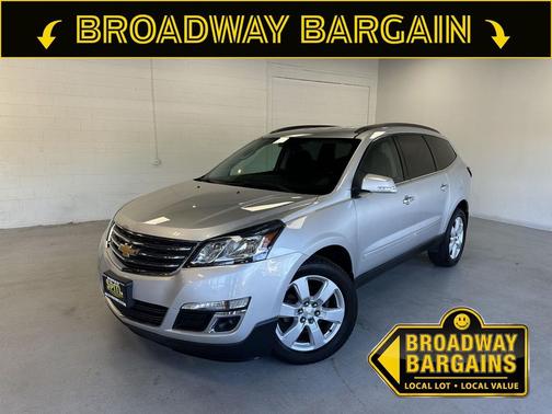 Silver Ice Metallic 2017 Chevrolet Traverse 1LT