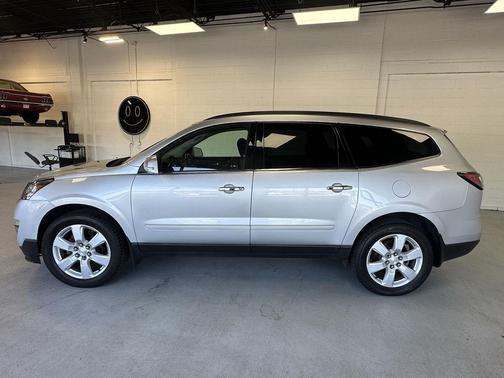 Silver Ice Metallic 2017 Chevrolet Traverse 1LT