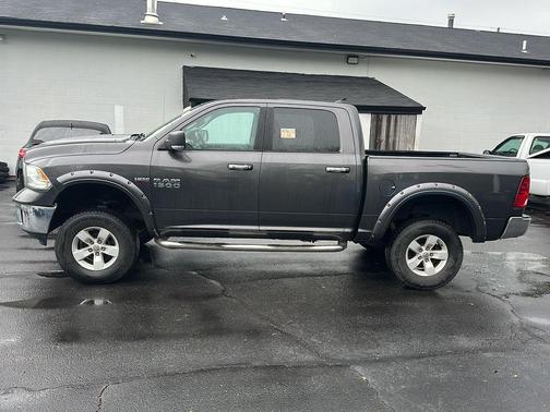 Granite Crystal Metallic Clearcoat 2016 RAM 1500 Big Horn