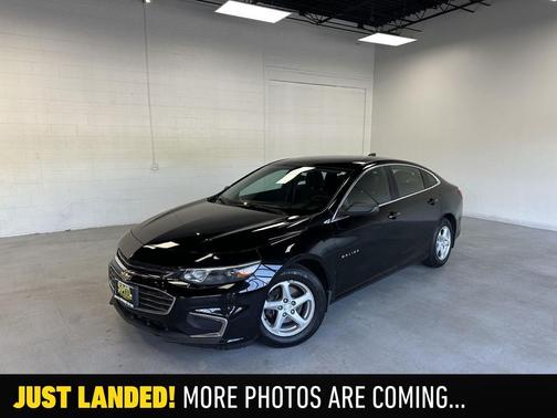 Mosaic Black Metallic 2017 Chevrolet Malibu 1LS