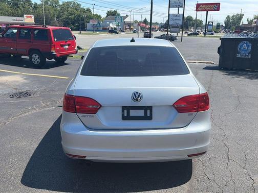 Reflex Silver Metallic 2014 Volkswagen Jetta Auto SE