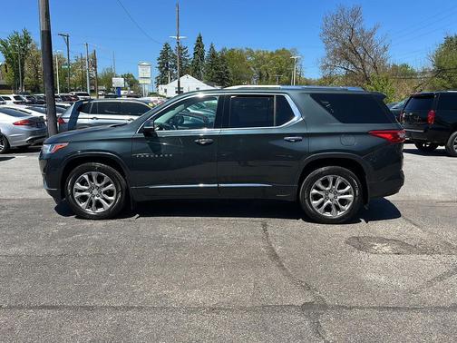 Graphite Metallic 2018 Chevrolet Traverse Premier