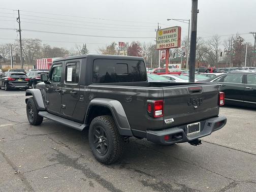 2022 Jeep Gladiator Sport S