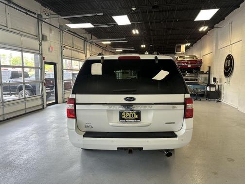 Oxford White 2017 Ford Expedition EL XLT
