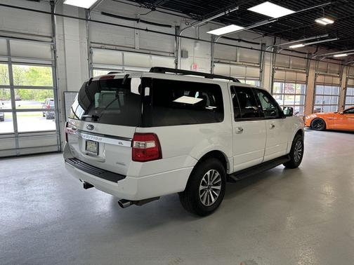 Oxford White 2017 Ford Expedition EL XLT
