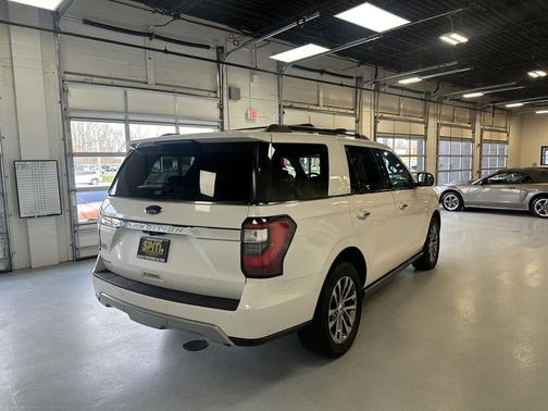 White Platinum Metallic Tri-Coat 2018 Ford Expedition Limited