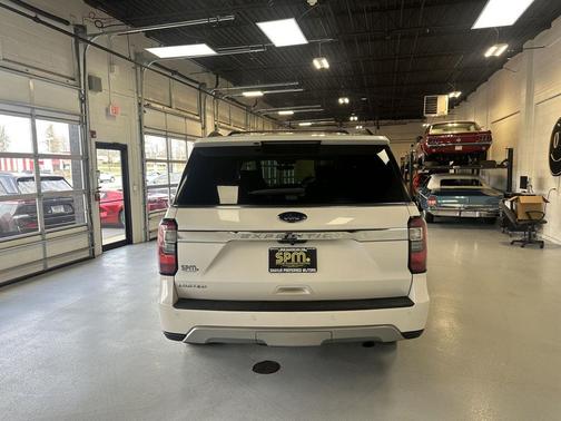 White Platinum Metallic Tri-Coat 2018 Ford Expedition Limited