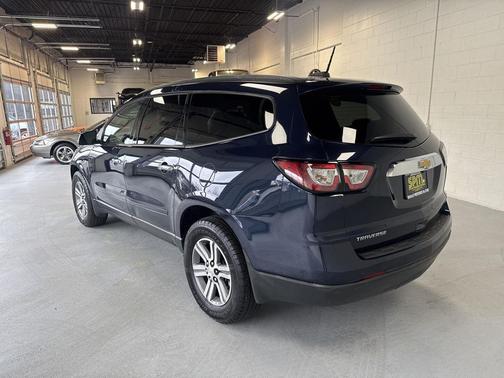 Blue Velvet Metallic 2017 Chevrolet Traverse 1LT