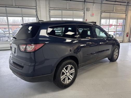 Blue Velvet Metallic 2017 Chevrolet Traverse 1LT