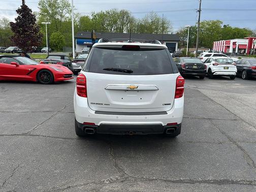 Iridescent Pearl Tricoat 2017 Chevrolet Equinox Premier