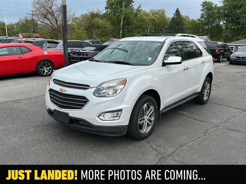 Iridescent Pearl Tricoat 2017 Chevrolet Equinox Premier