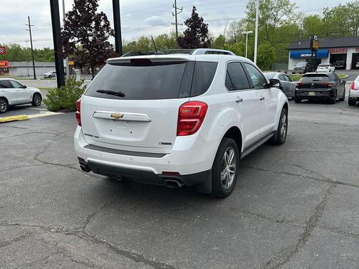 Iridescent Pearl Tricoat 2017 Chevrolet Equinox Premier