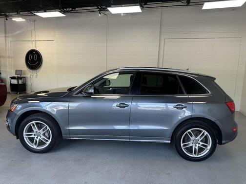 Monsoon Gray Metallic 2015 Audi Q5 3.0T Premium Plus
