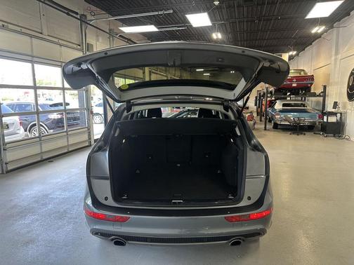 Monsoon Gray Metallic 2015 Audi Q5 3.0T Premium Plus