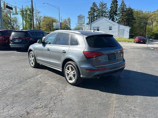 Monsoon Gray Metallic 2015 Audi Q5 3.0T Premium Plus