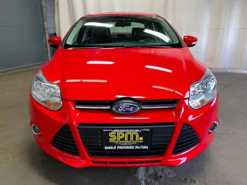 Photo 4 of 31 of 2013 Ford Focus SE