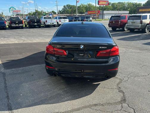 Black Sapphire Metallic 2019 BMW 530 i xDrive