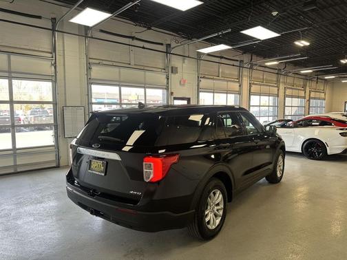 Agate Black Metallic 2021 Ford Explorer Base