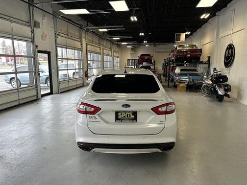 White Platinum Metallic Tri-Coat 2016 Ford Fusion SE