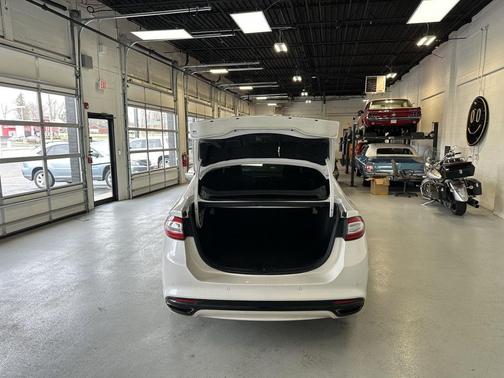 White Platinum Metallic Tri-Coat 2016 Ford Fusion SE