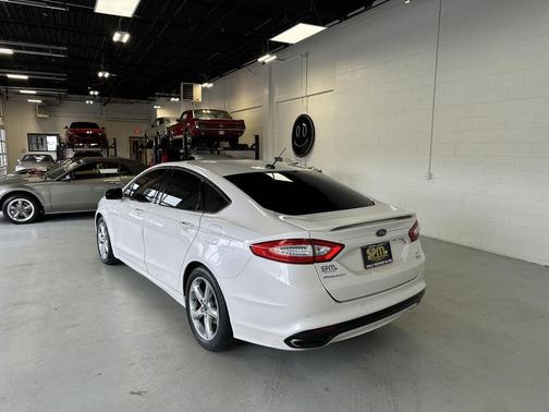 White Platinum Metallic Tri-Coat 2016 Ford Fusion SE