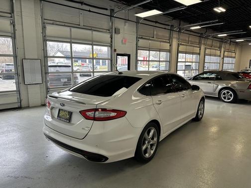 White Platinum Metallic Tri-Coat 2016 Ford Fusion SE