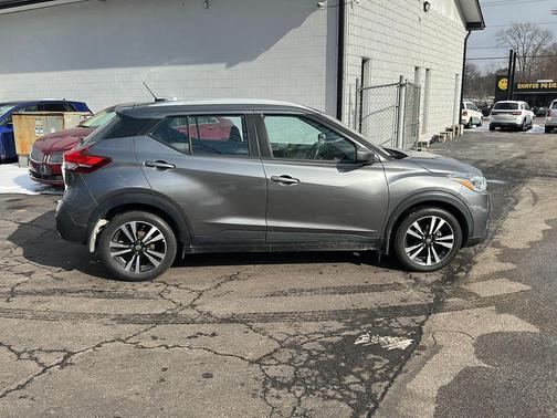 2020 Nissan Kicks SV