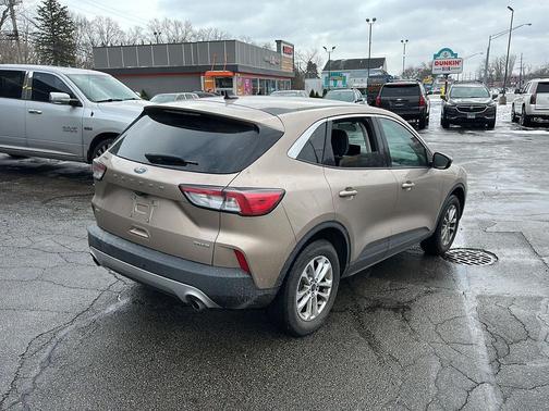 2021 Ford Escape SE