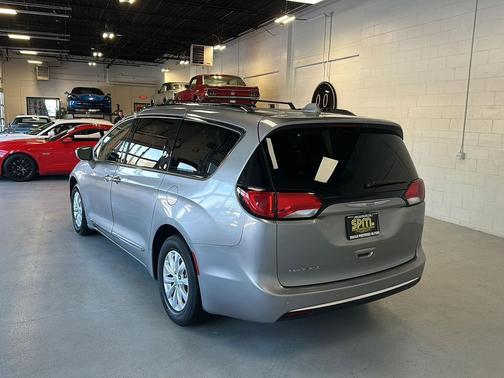 2018 Chrysler Pacifica Touring-L