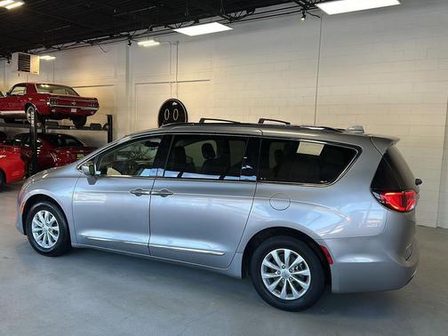 2018 Chrysler Pacifica Touring-L