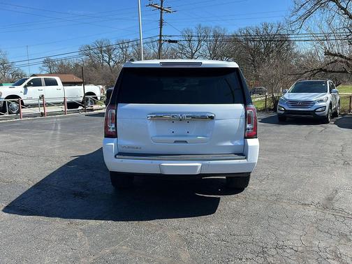 White Frost Tricoat 2018 GMC Yukon Denali