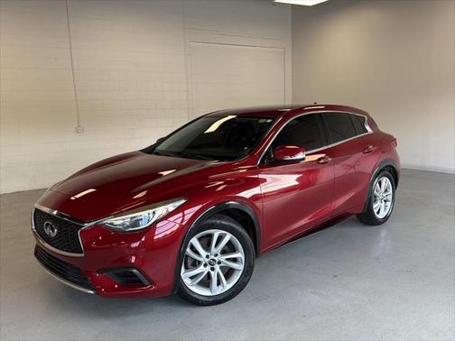 2017 INFINITI QX30 Luxury