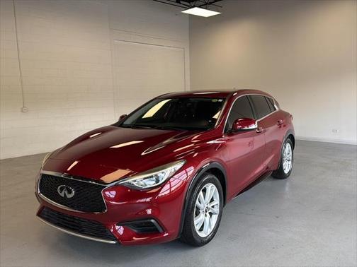 2017 INFINITI QX30 Luxury