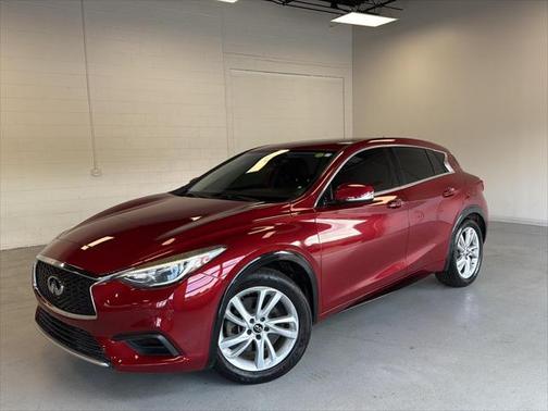 2017 INFINITI QX30 Luxury