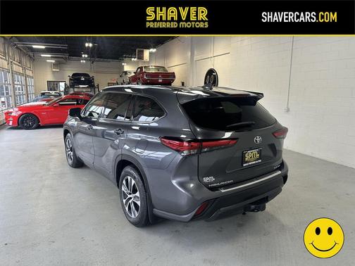 Magnetic Gray Metallic 2020 Toyota Highlander XLE