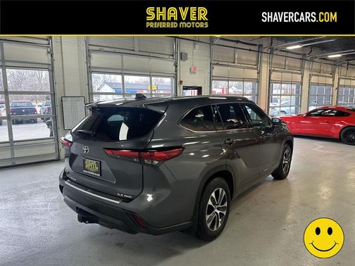 Magnetic Gray Metallic 2020 Toyota Highlander XLE