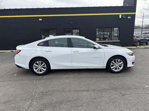 Summit White 2020 Chevrolet Malibu FWD LT