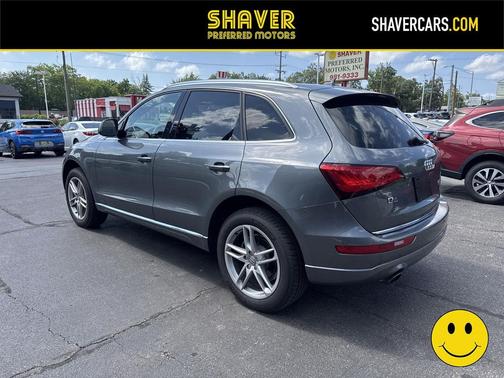 Daytona Gray Pearl Effect 2017 Audi Q5 2.0T Premium Plus