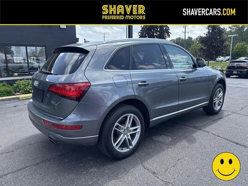 Daytona Gray Pearl Effect 2017 Audi Q5 2.0T Premium Plus