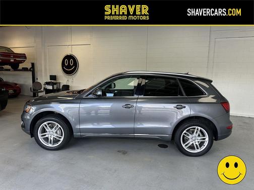 Daytona Gray Pearl Effect 2017 Audi Q5 2.0T Premium Plus