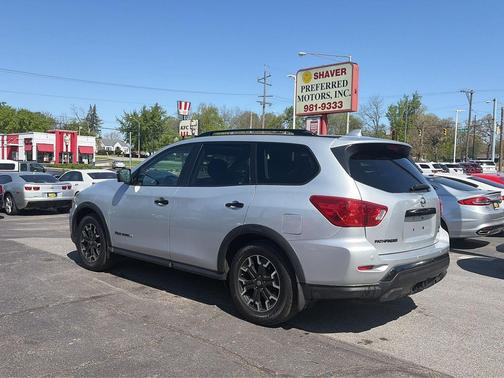 Brilliant Silver Metallic 2019 Nissan Pathfinder SL