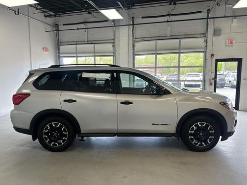 Brilliant Silver Metallic 2019 Nissan Pathfinder SL