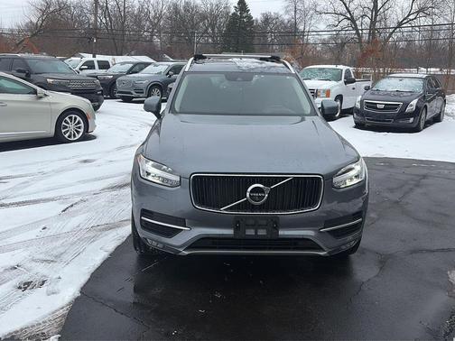 2019 Volvo XC90 T6 Momentum
