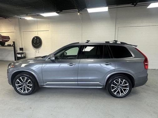 2019 Volvo XC90 T6 Momentum