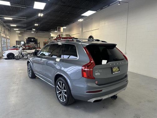 2019 Volvo XC90 T6 Momentum